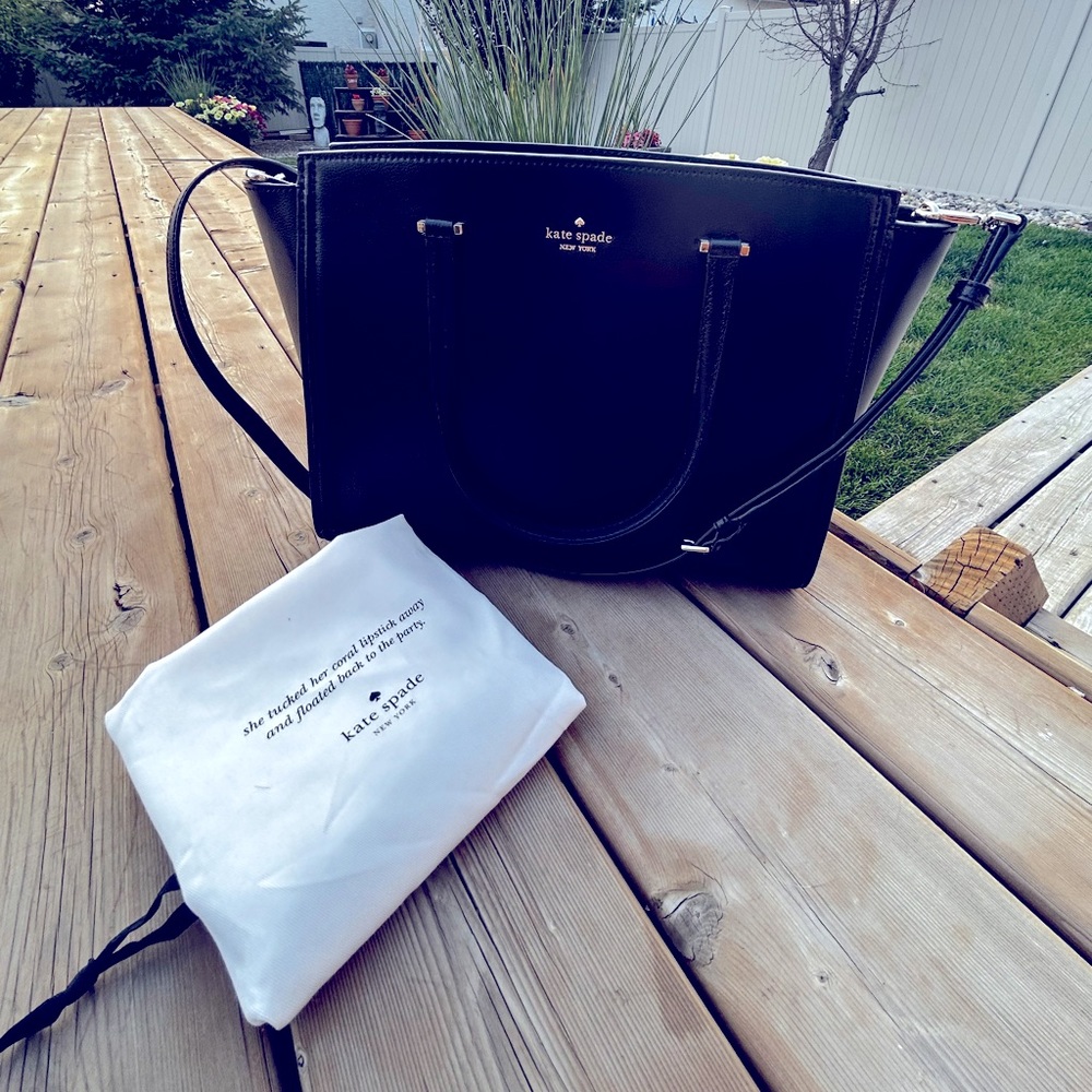 kate spade work tote with dust bag. Gently used, excellent condition.